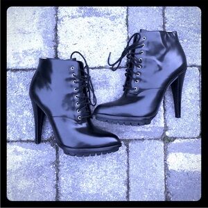 Calvin Klein Laneige booties